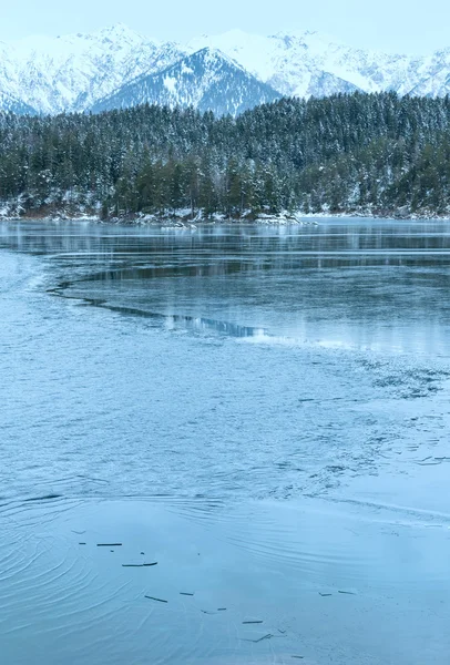 Eibsee 호수 겨울 보기. — 스톡 사진