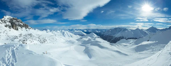 Silvretta 阿尔卑斯山冬季视图 (奥地利)。全景. — 图库照片