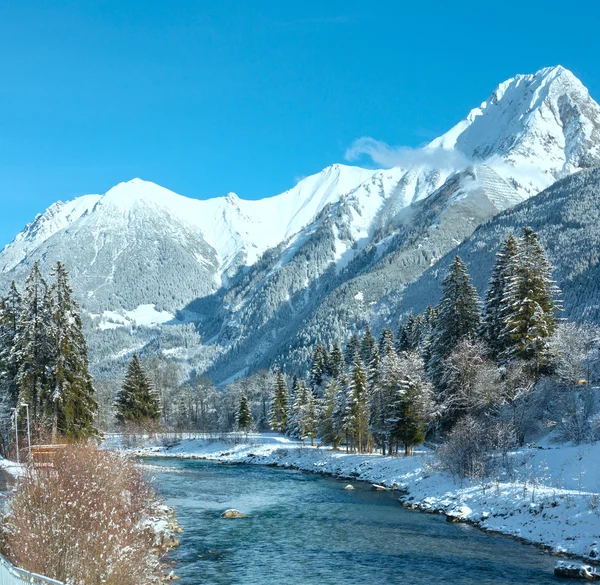 Rio de montanha de inverno (Áustria, Tirol ) — Fotografia de Stock