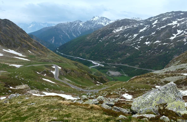 Krajobraz lato wielkiego St. Bernard Pass (Szwajcaria). — Zdjęcie stockowe