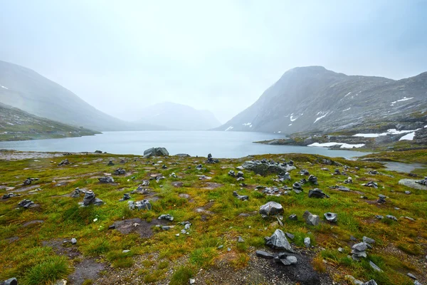 Norvegia settentrionale montagna primavera valle — Foto Stock