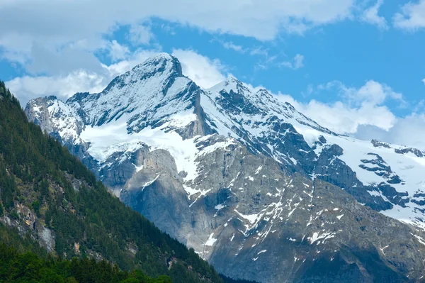 Montagna estiva con neve (Svizzera ) — Foto Stock