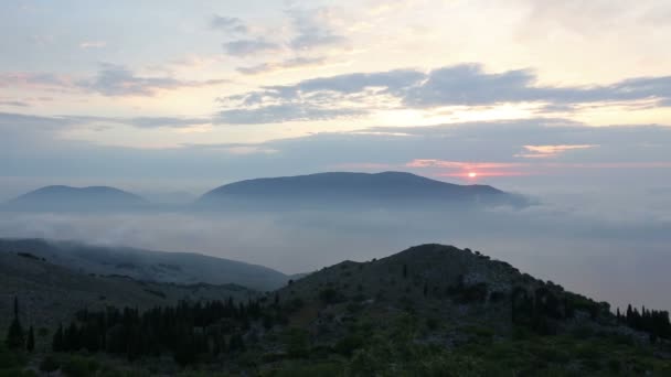 Літній гірський ландшафт Sunrise (Кефалонія, Греція). — стокове відео