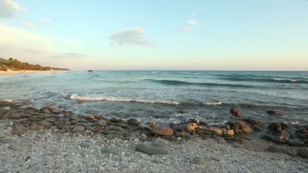 Coucher de soleil sur la mer (Grèce, Leucade, Mer Ionienne ). — Video