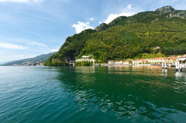 Como Gölü (İtalya) shore görünümü.