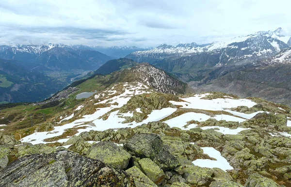 Bettmeralp καλοκαίρι με θέα στο βουνό (Ελβετία) — Φωτογραφία Αρχείου