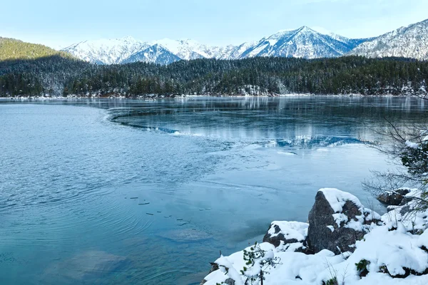 Eibsee winterblick. — Stockfoto