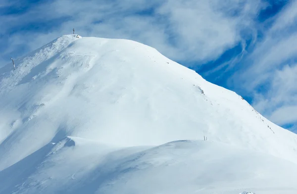 Krzyż na szczycie mount. — Zdjęcie stockowe