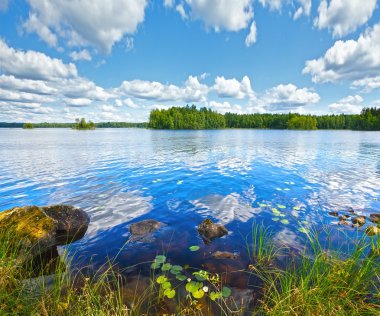 Lake rutajarvi yaz görünümü (Finlandiya).