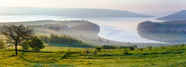 Троїцький собор ранок весни Панорама (Україна) — стокове фото