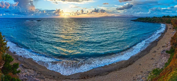 Mytikas strand sonnenuntergang panorama (griechenland, lefkada). — Stockfoto