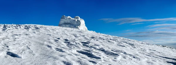 Vintern bergets topp. — Stockfoto