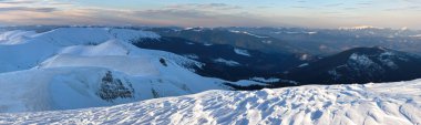 Alacakaranlık Dağı kış panorama