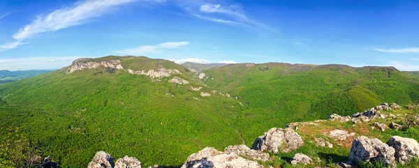 Verão crimea montanha panorama — Fotografia de Stock