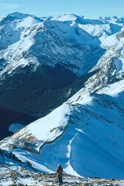 西タトラ山脈にカスプロヴィ ヴィェルフ山。冬景色. — ストック写真