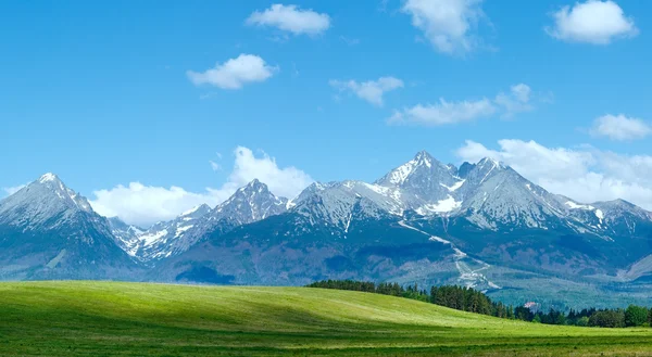 Jarní pohled Vysoké Tatry (Slovensko). — Stock fotografie