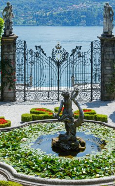 Çeşmeler (Villa Carlotta, İtalya, göl Com ile muhteşem park