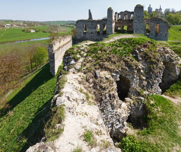 The ruins of a medieval castle. — Stock Photo, Image