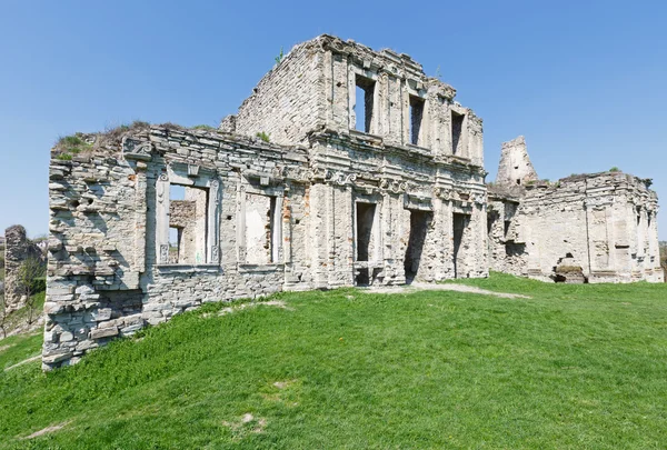 As ruínas de um castelo medieval . — Fotografia de Stock