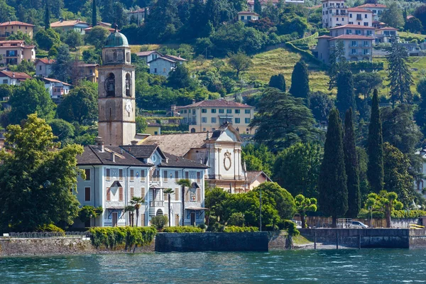 Lago de Como (Itália) vista para a costa . — Fotografia de Stock