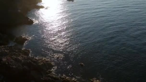 Evening Sea Rocky Coast View. Vertical video panorama. — Stock Video