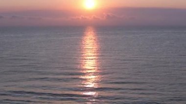 Sunrise Apartment güneş ve Sut parça ile.