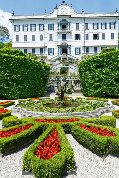 Magnifico parco con fontane (Villa Carlotta, Italia, Lago Com — Foto Stock