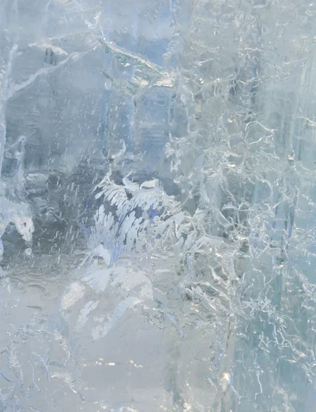 Pared glacial transparente de hielo con patrones . — Foto de Stock
