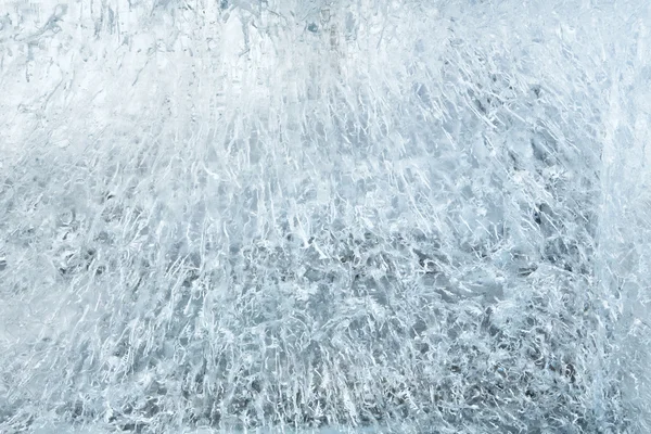 Parete di ghiaccio trasparente glaciale con motivi . — Foto Stock