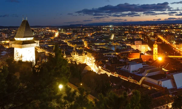 Graz city gece görünümü (Avusturya). — Stok fotoğraf