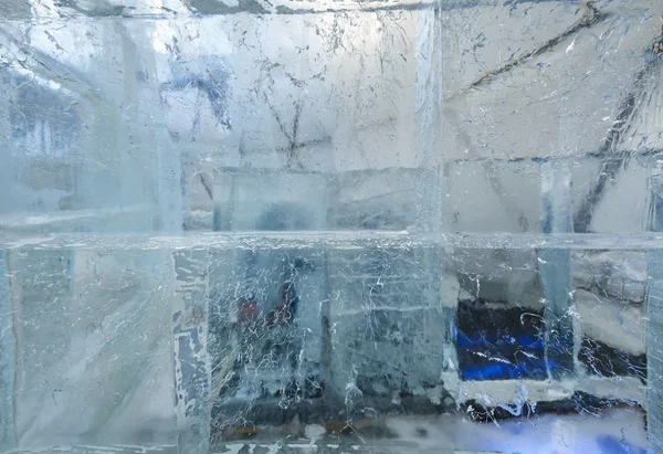 Blocs de glace glacés transparents avec motifs . — Photo