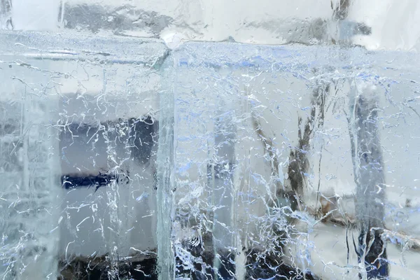 Bloques glaciales transparentes de hielo con patrones . — Foto de Stock