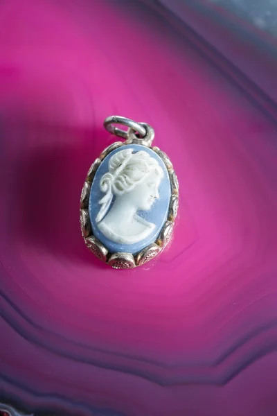 Cameo on a beautiful pink stone — Stock Photo, Image