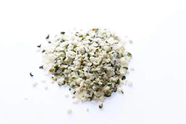 Raw organic hemp seeds — Stock Photo, Image