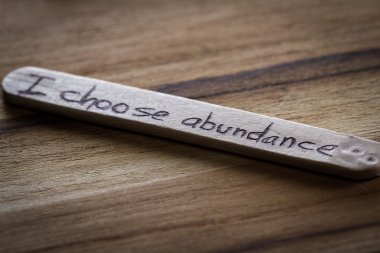 Bina olumlu düşünceler için kendi kendine saygısı 