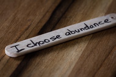 Bina olumlu düşünceler için kendi kendine saygısı 