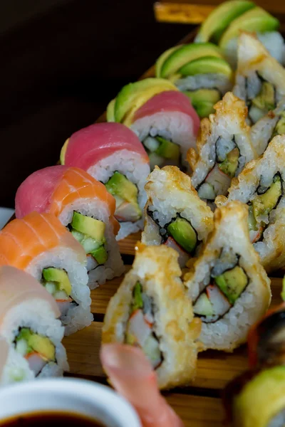 常に新鮮な寿司皿 — ストック写真