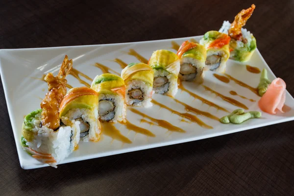 Prato de sushi preparado na hora — Fotografia de Stock