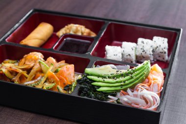 Restoran tarzı yemek kutulu 