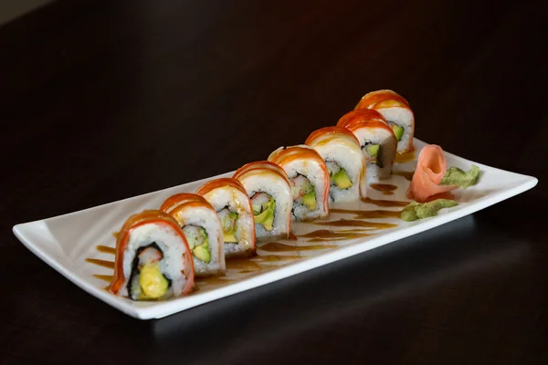 Свежеприготовленное суши — стоковое фото