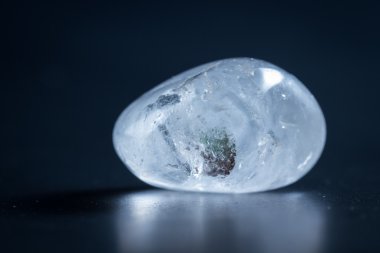 Berrak Kuvars kristali 