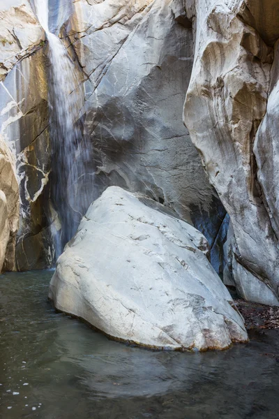 Waterfall in the desert — Stock Photo, Image