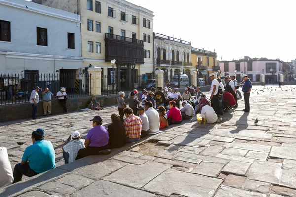 People outside of a church — Stock Photo, Image