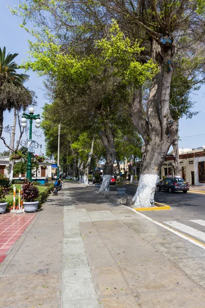 Boční ulice na hlavním náměstí, Barranco, Peru — Stock fotografie