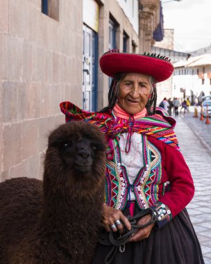 Geleneksel giyim Cusco kadın