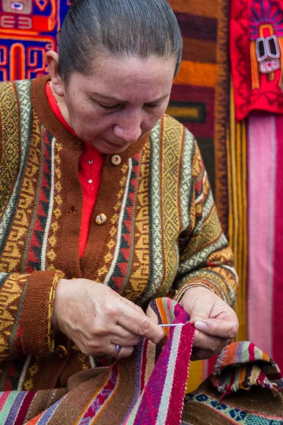 Textiles tradicionales peruanos — Foto de Stock
