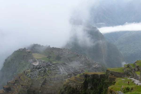 Machu Pichu bajo la lluvia — Foto de Stock
