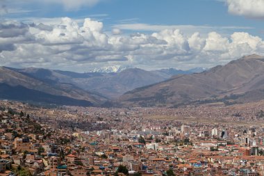 Cusco şehirden sitesaqsaywaman görünümünü 