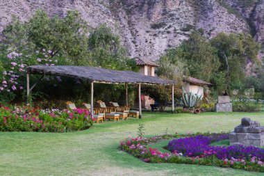 Pisac bahçede rahatlatıcı