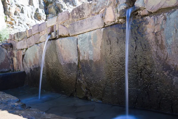 Fonte de água em Ollantaytambo — Fotografia de Stock